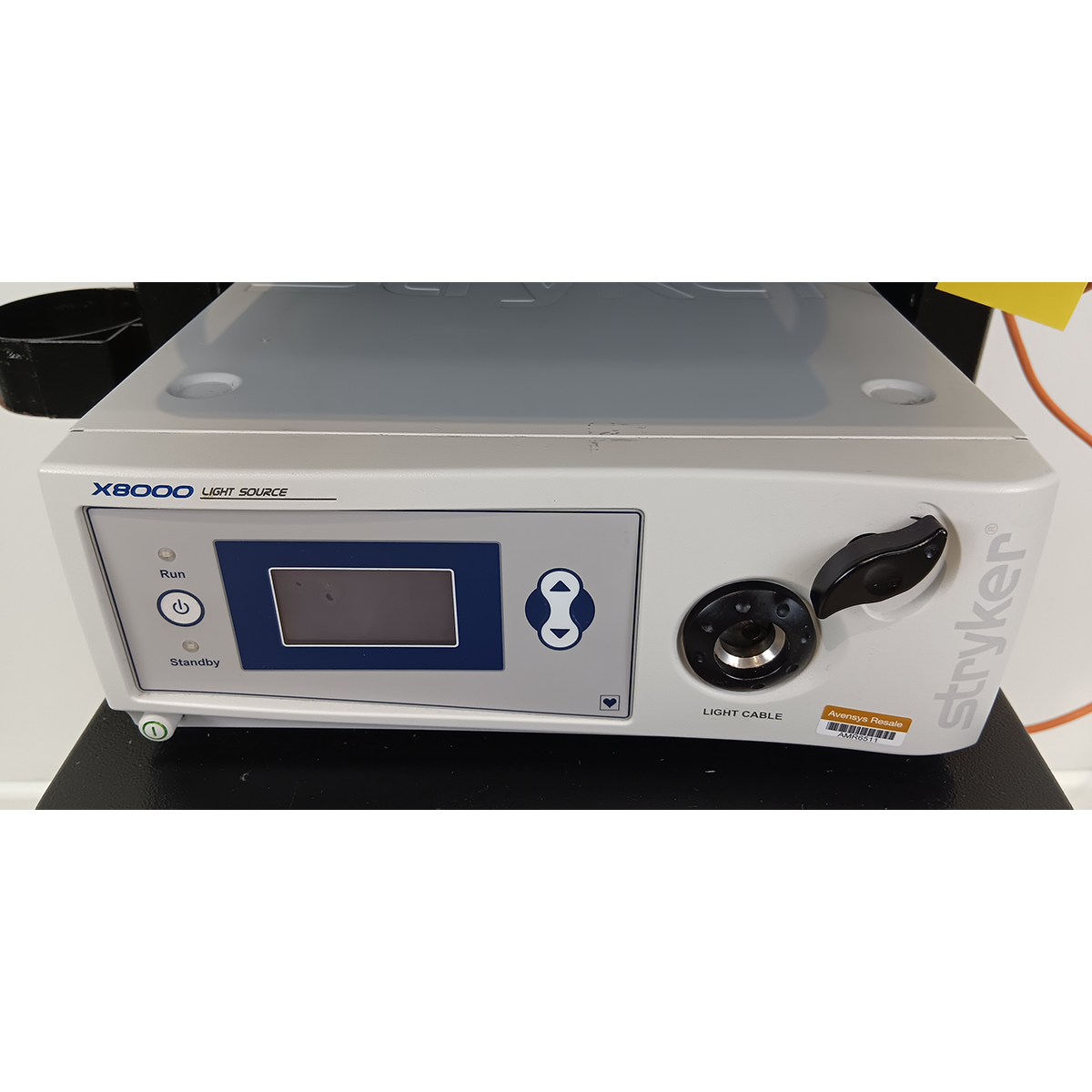 Stryker Fiberoptic Light Source 220 200 00 X8000 XENON