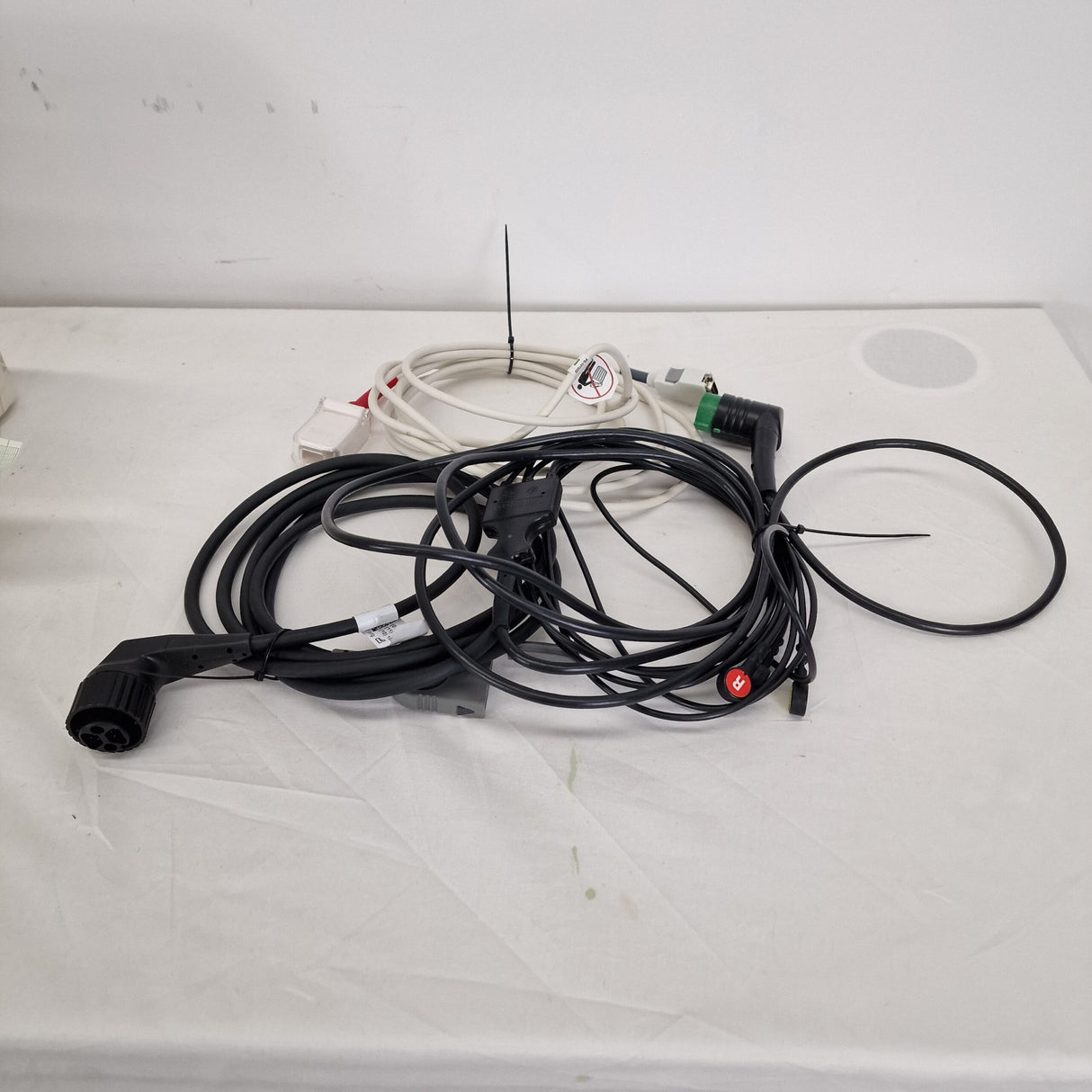 Lifepak 20 E Defibrillator with Pacing and Leads (Defibrillator / Monitor)